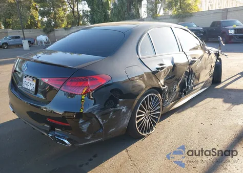 2024 Mercedes-Benz C 300 z USA, uszkodzony, nr VIN W1KAF4GBXRR170477